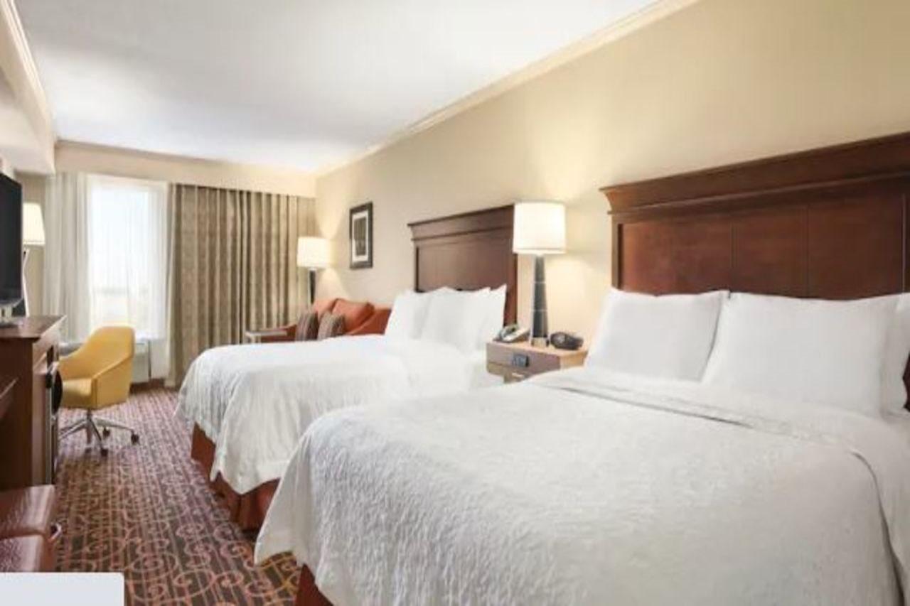 Hampton Inn Форрест-Сити Экстерьер фото