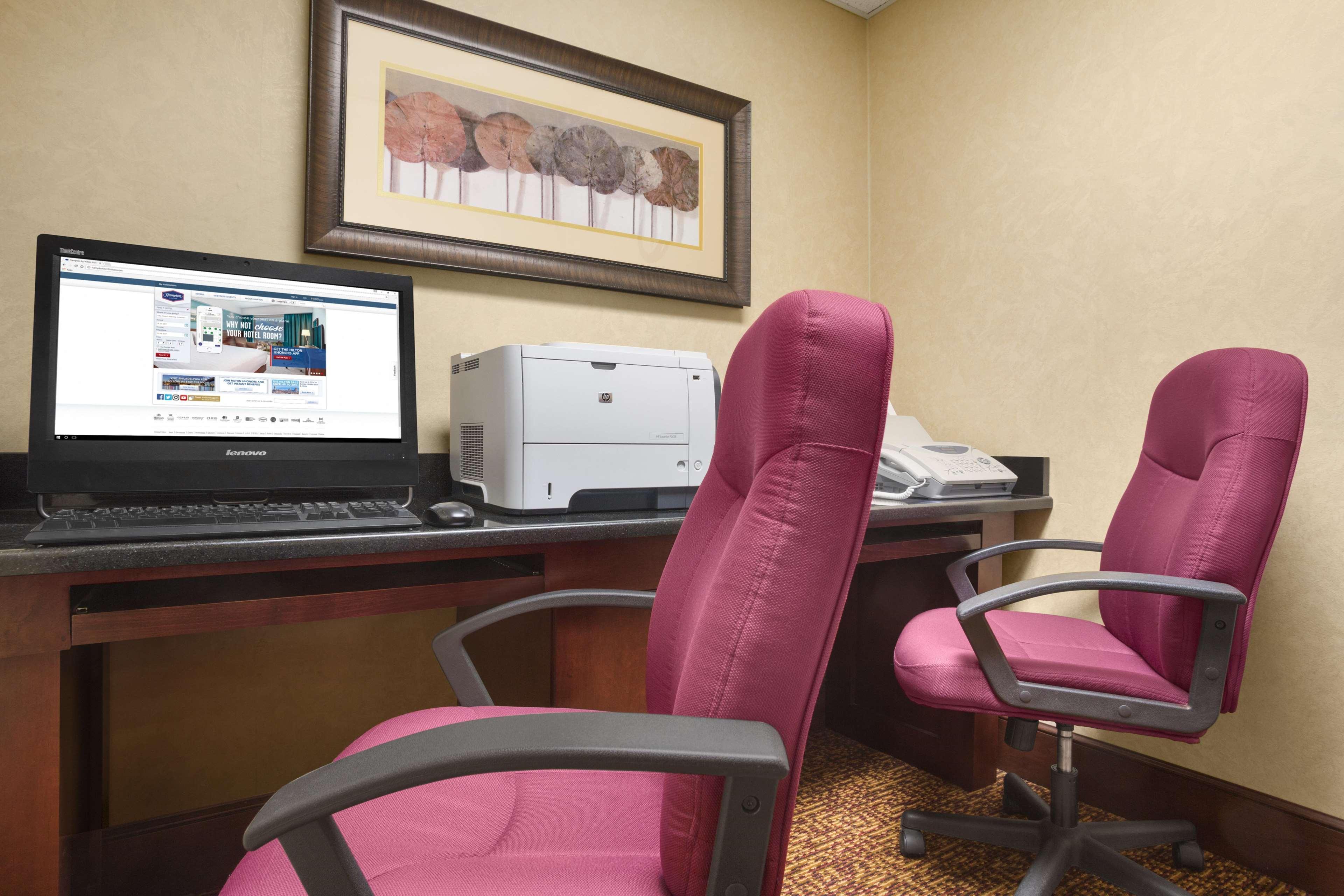 Hampton Inn Форрест-Сити Экстерьер фото