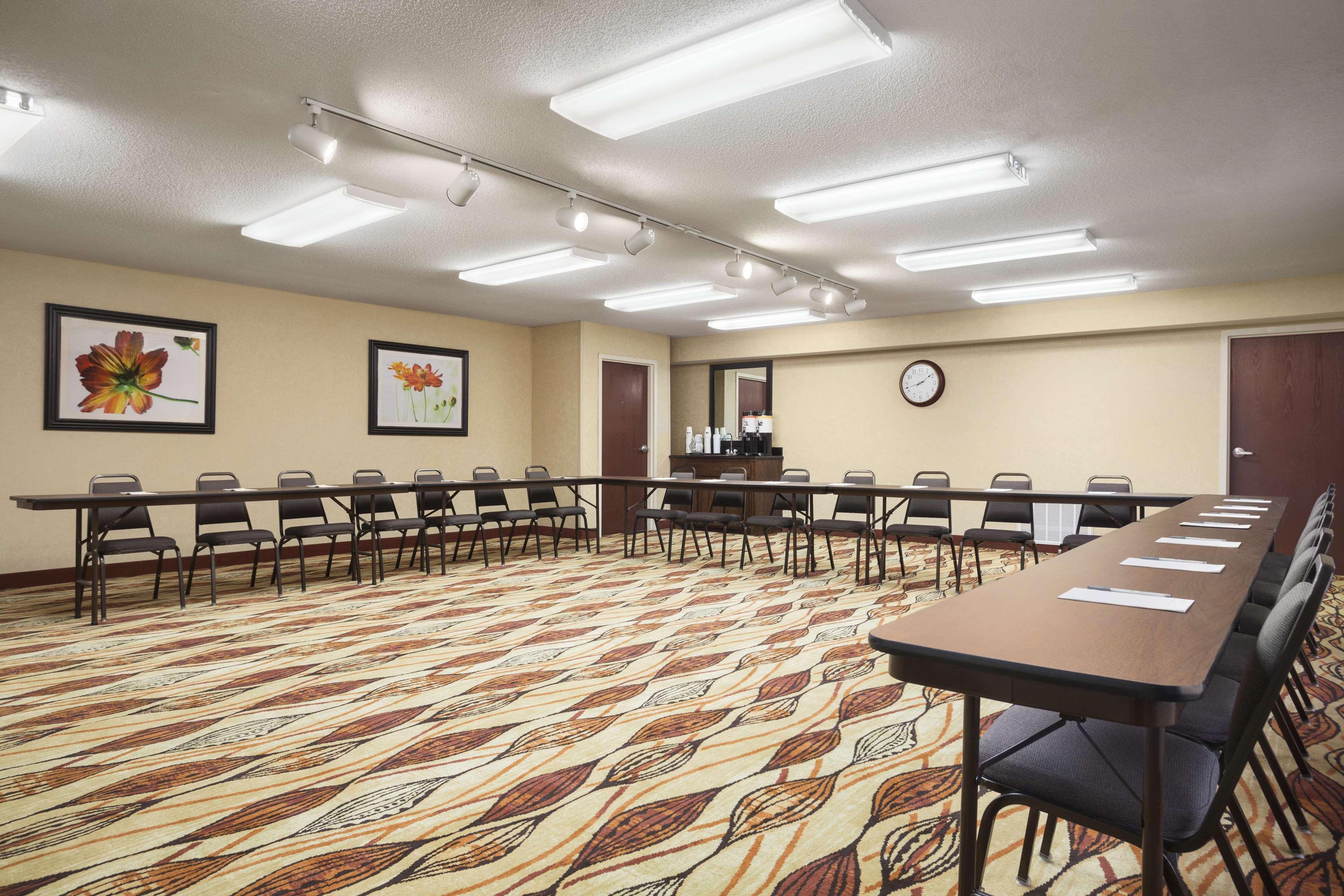 Hampton Inn Форрест-Сити Экстерьер фото