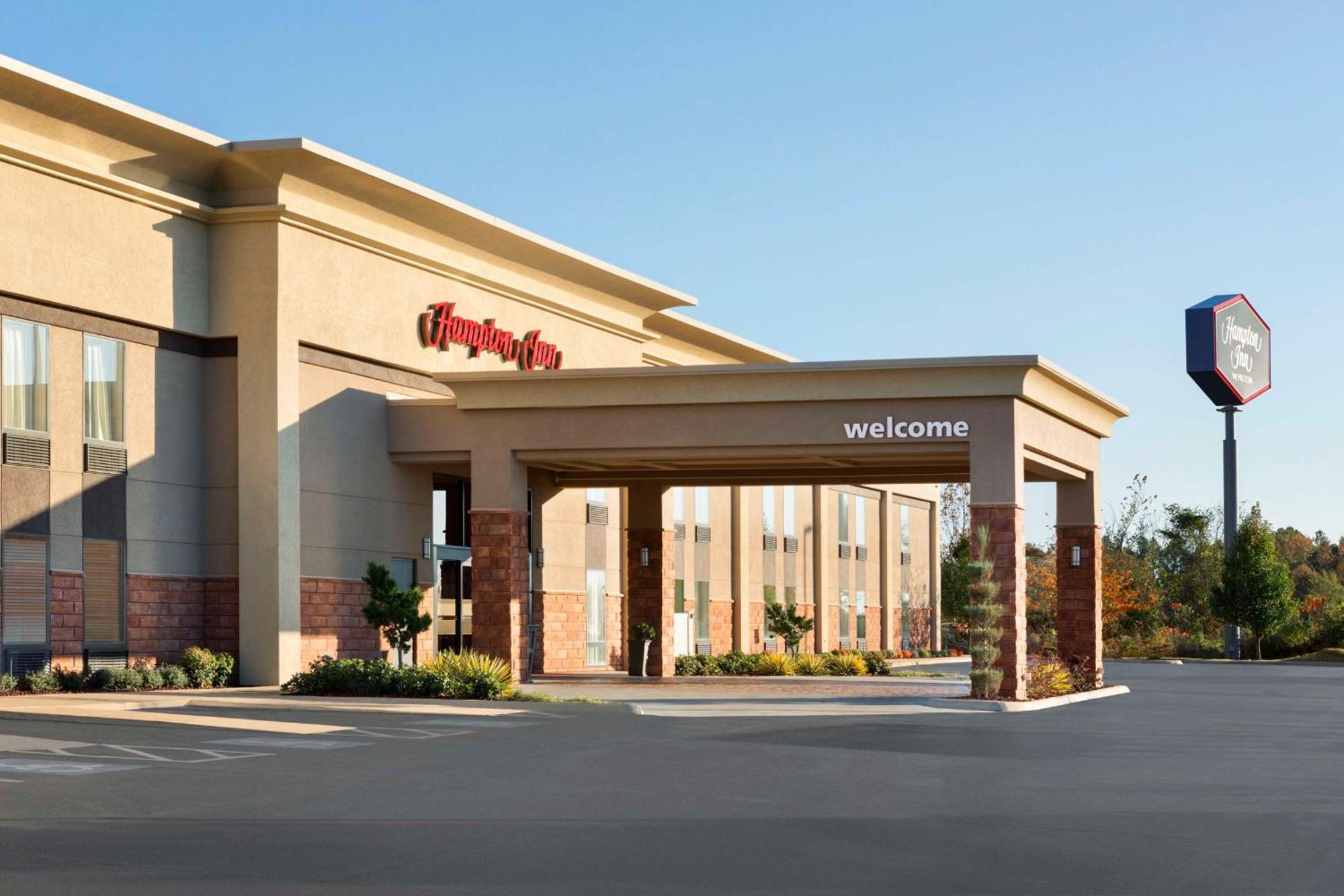 Hampton Inn Форрест-Сити Экстерьер фото