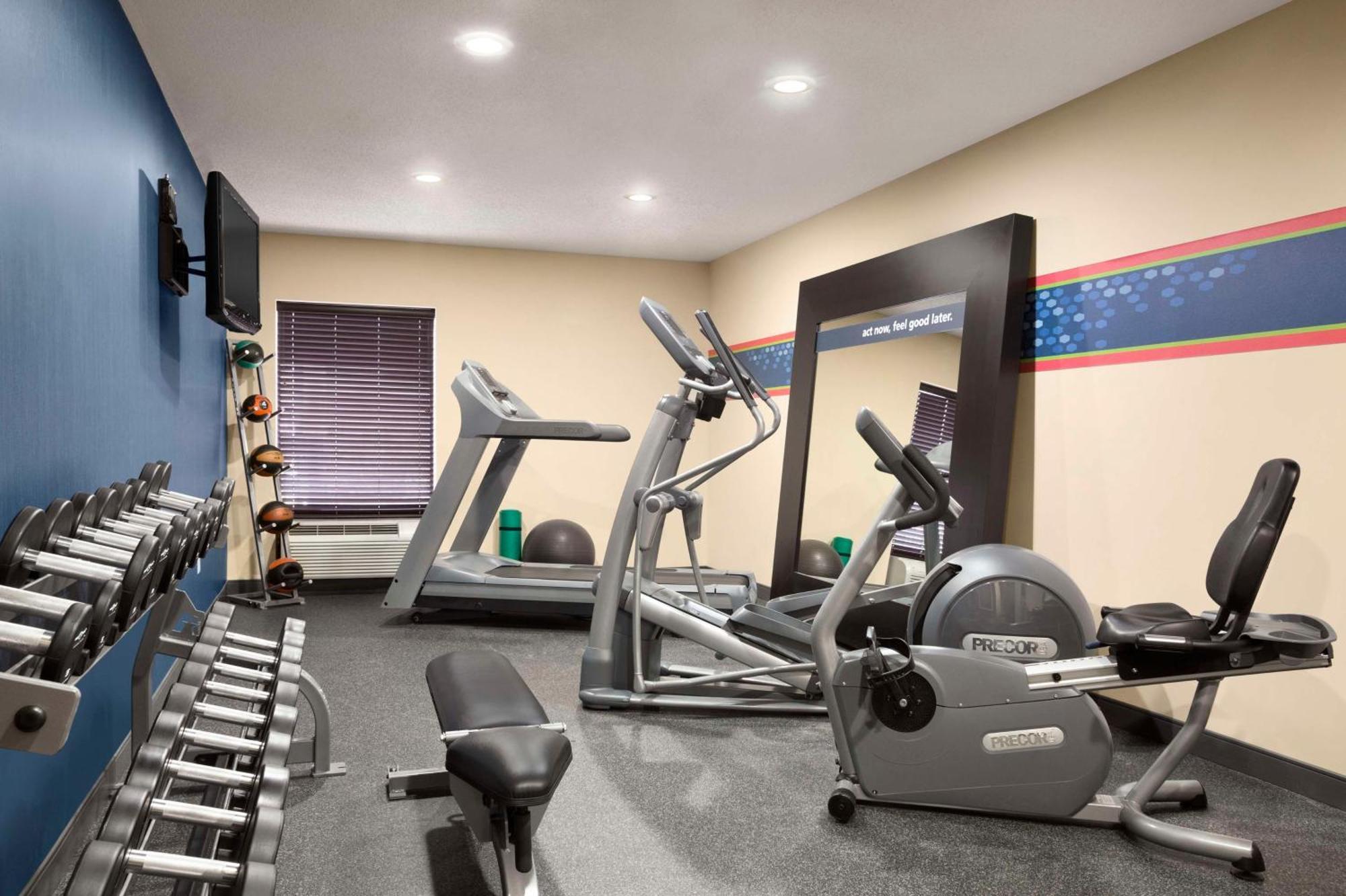 Hampton Inn Форрест-Сити Экстерьер фото
