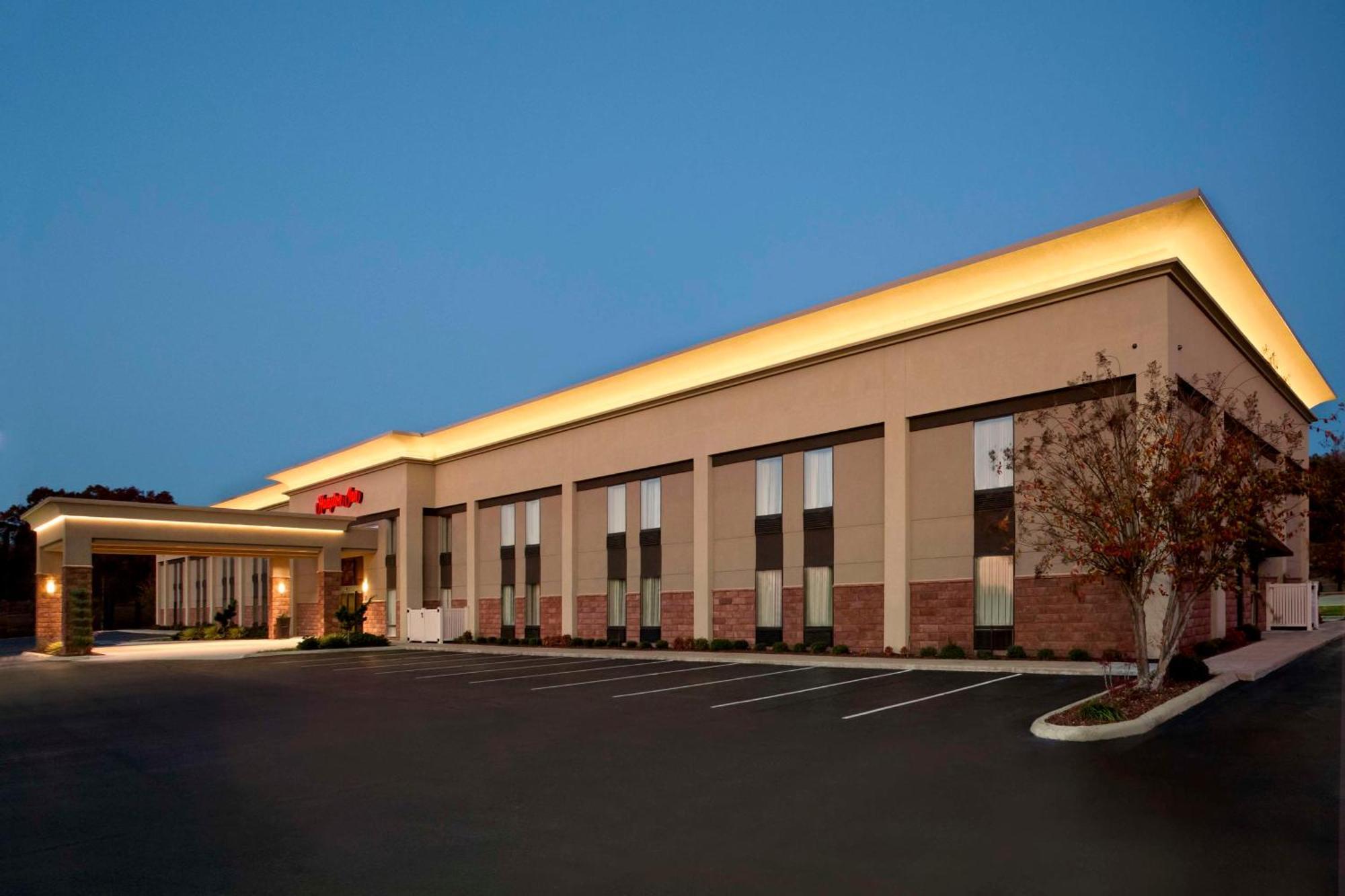 Hampton Inn Форрест-Сити Экстерьер фото